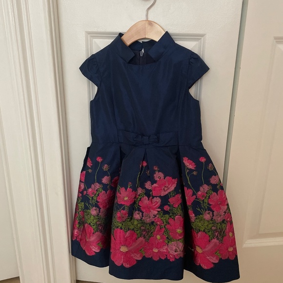 Pili Carrera - Picture 1 of 3